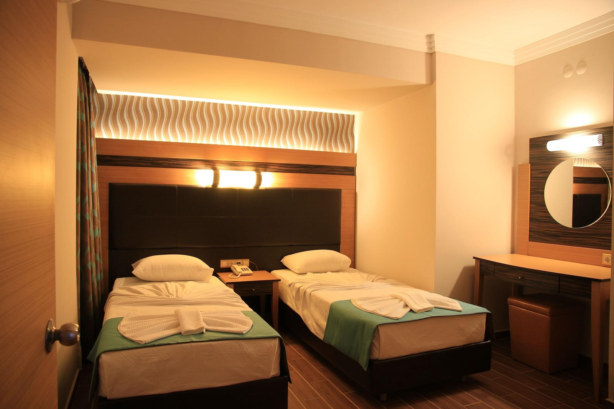 Club Alpina Hotel Marmaris Buitenkant foto