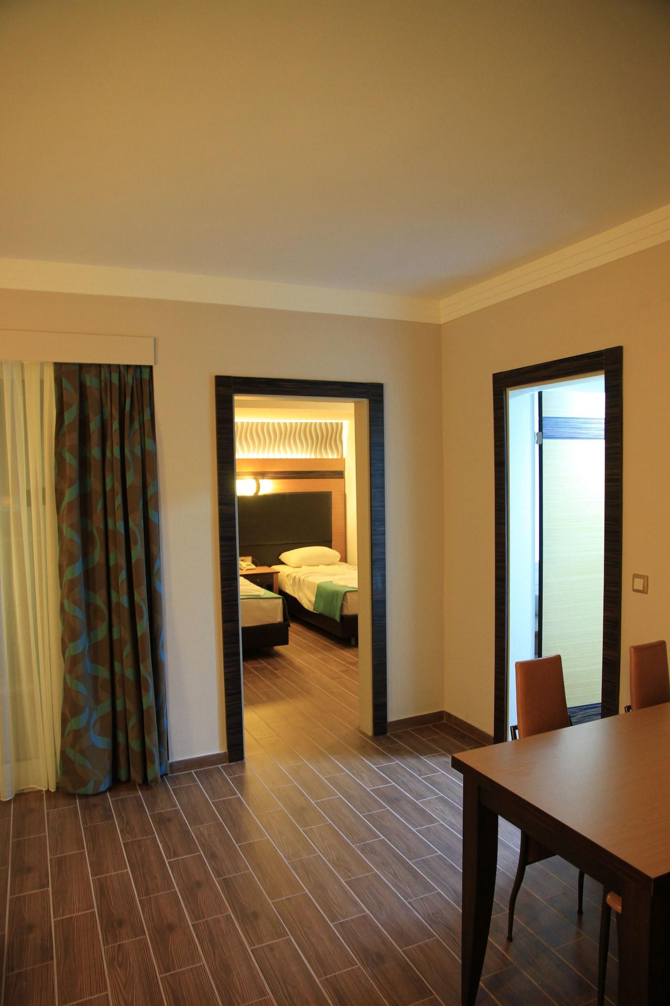Club Alpina Hotel Marmaris Buitenkant foto