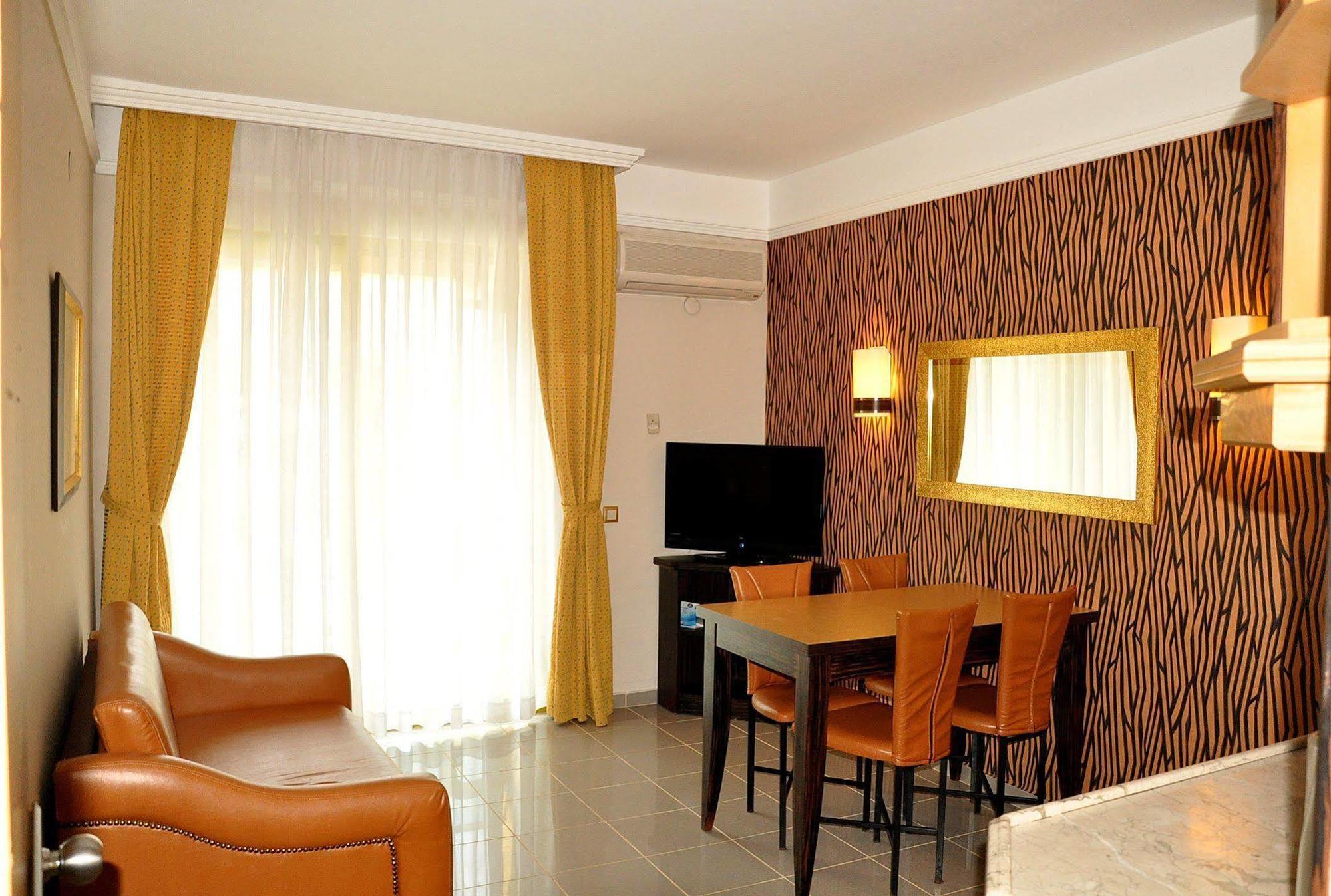 Club Alpina Hotel Marmaris Buitenkant foto