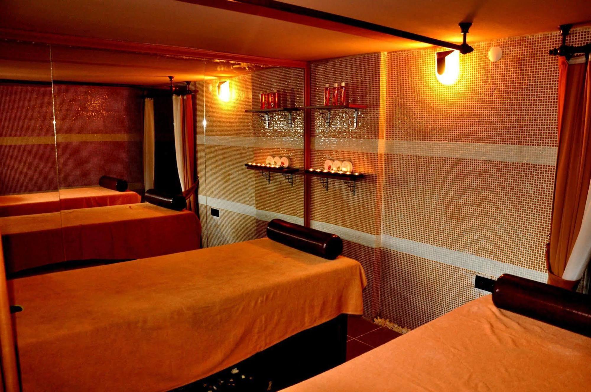 Club Alpina Hotel Marmaris Buitenkant foto